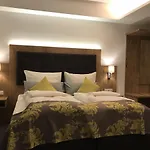 4 Sterne & Restaurant Haunstetter Hof