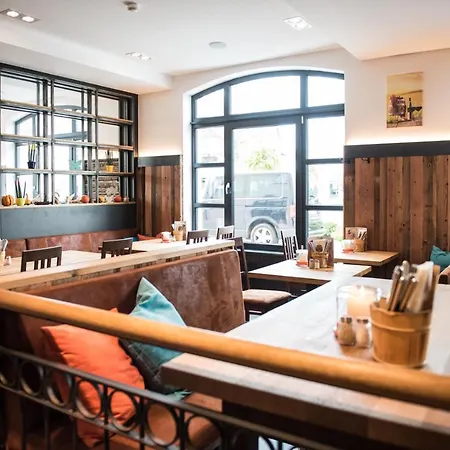 Hotel 4 Sterne & Restaurant Haunstetter Hof 4*