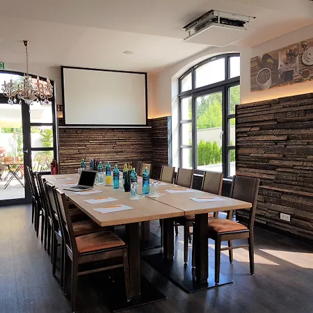 4 Sterne & Restaurant Haunstetter Hof 4* Augsburg